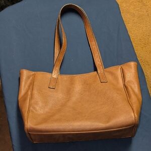 Elegant Tan Leather Tote Bag